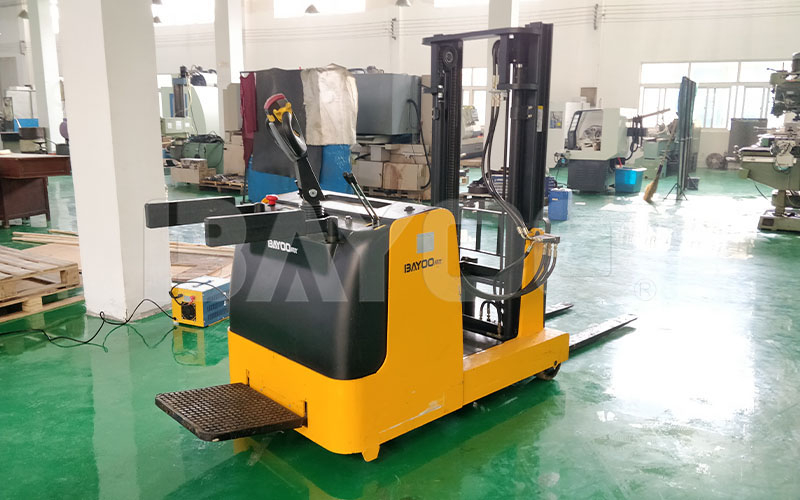 五金加工厂-电动叉车