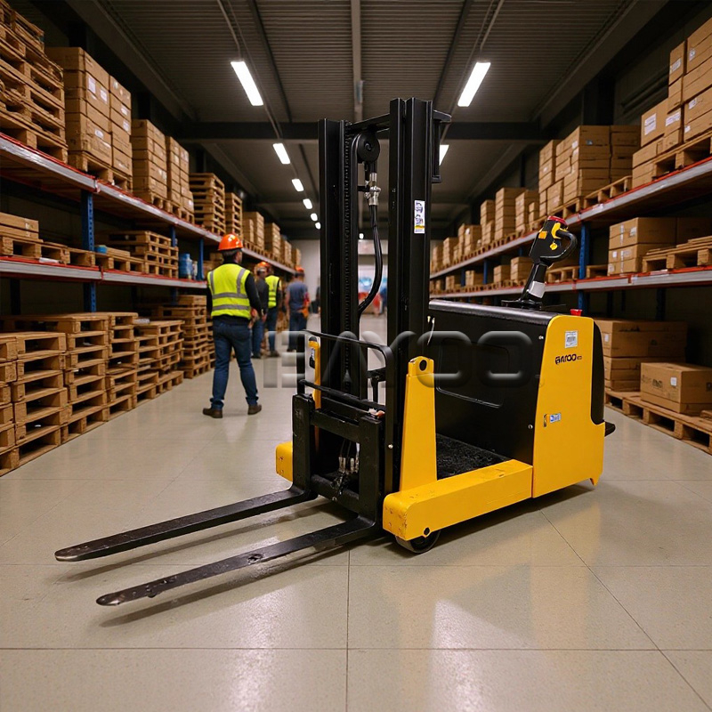 站驾式电动堆高叉车